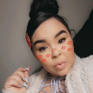 Meet your Posher, Gabriella